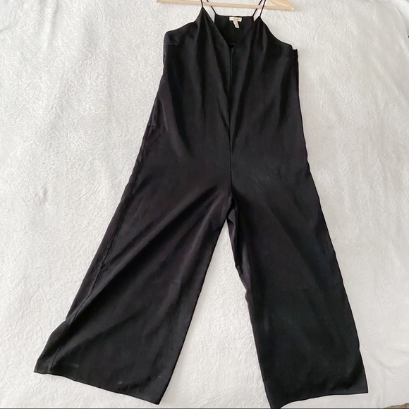 UO Silence and Noise Black Wide Cropped Leg Jumpsuit - Picture 3 of 12